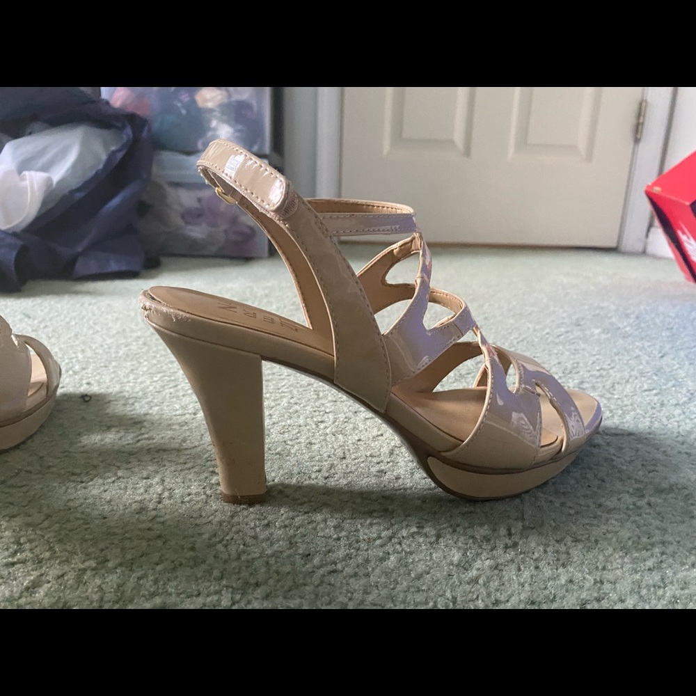 Beige heels